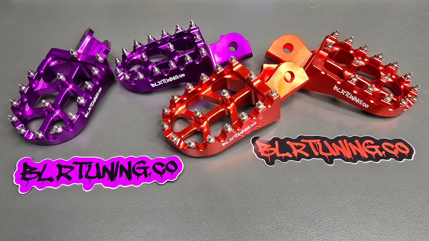 FOOT PEGS FOR RAWRR MANTIS X AND MANTIS X PRO BILLET ALUMINUM WITH STAINLESS STEEL TEETH BY BLR TUNING