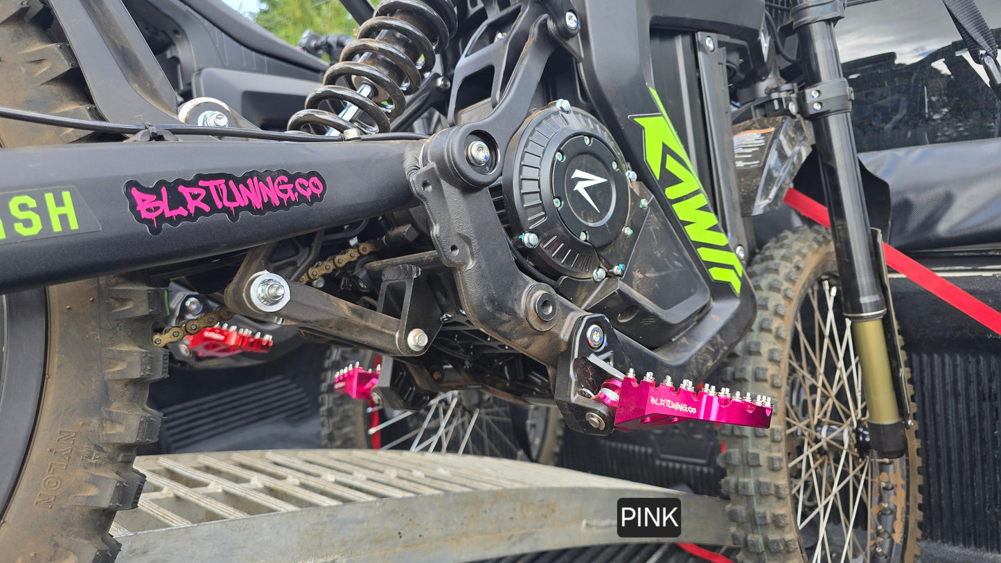 FOOT PEGS FOR RAWRR MANTIS X AND MANTIS X PRO BILLET ALUMINUM WITH STAINLESS STEEL TEETH BY BLR TUNING