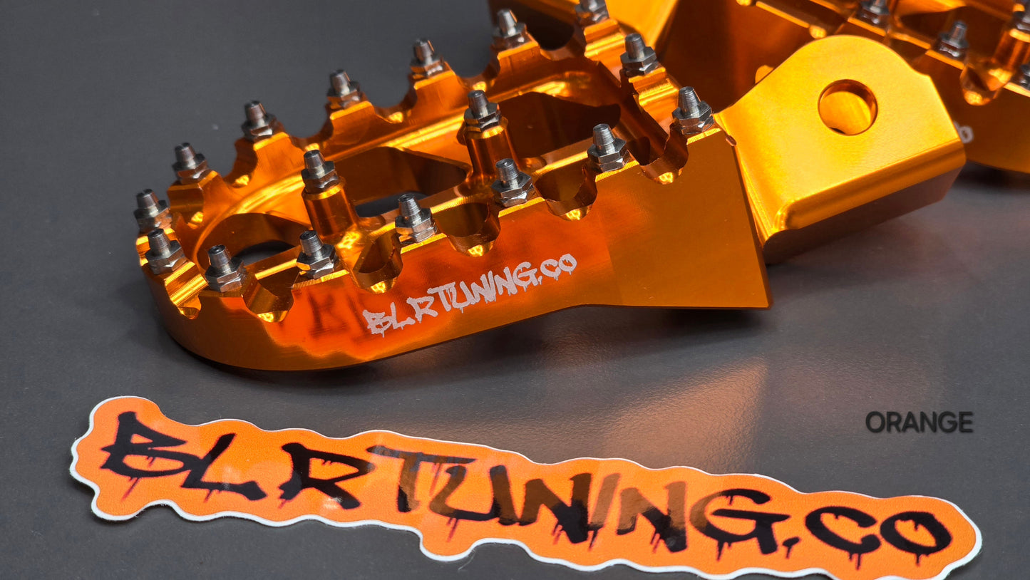 FOOT PEGS FOR RAWRR MANTIS X AND MANTIS X PRO BILLET ALUMINUM WITH STAINLESS STEEL TEETH BY BLR TUNING