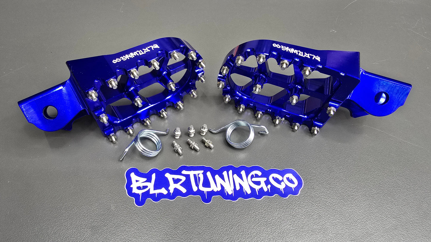FOOT PEGS FOR RAWRR MANTIS X AND MANTIS X PRO BILLET ALUMINUM WITH STAINLESS STEEL TEETH BY BLR TUNING
